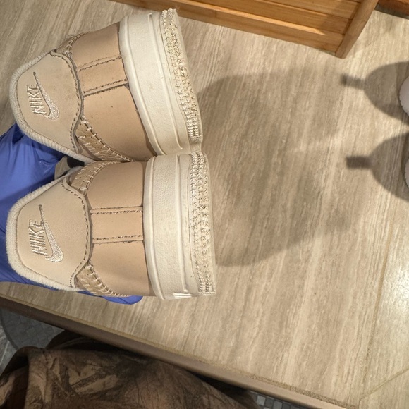 Nike Kids Sneakers Beige and White - Picture 7 of 8